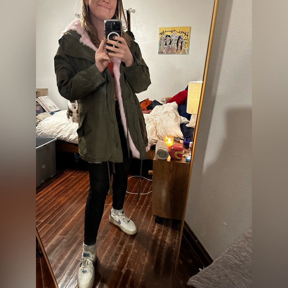 Forever 21 camo and pink faux fur jacket with drawstrings for slimming